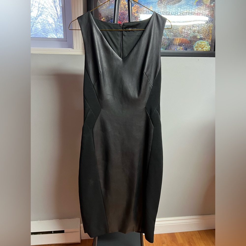 Robe en faux cuir
